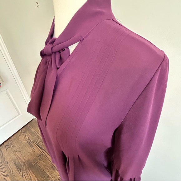 Banana Republic Burgundy Wine Tie Neck Women's Blouse Pleated Lantern Sleeves XS - Picture 6 of 9